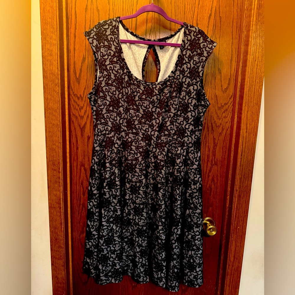 Torrid Skater Dress w/ Keyhole Back - size 2